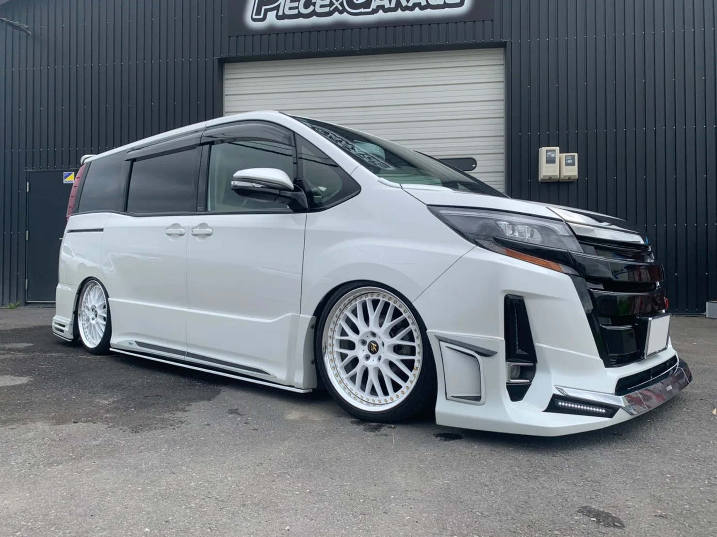 Work VS XX on Toyota Esquire R80
