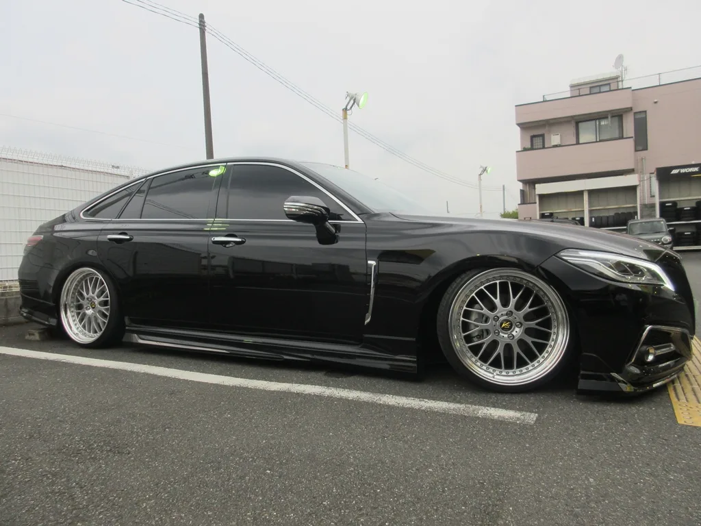 Work VS XX on Toyota Crown S220