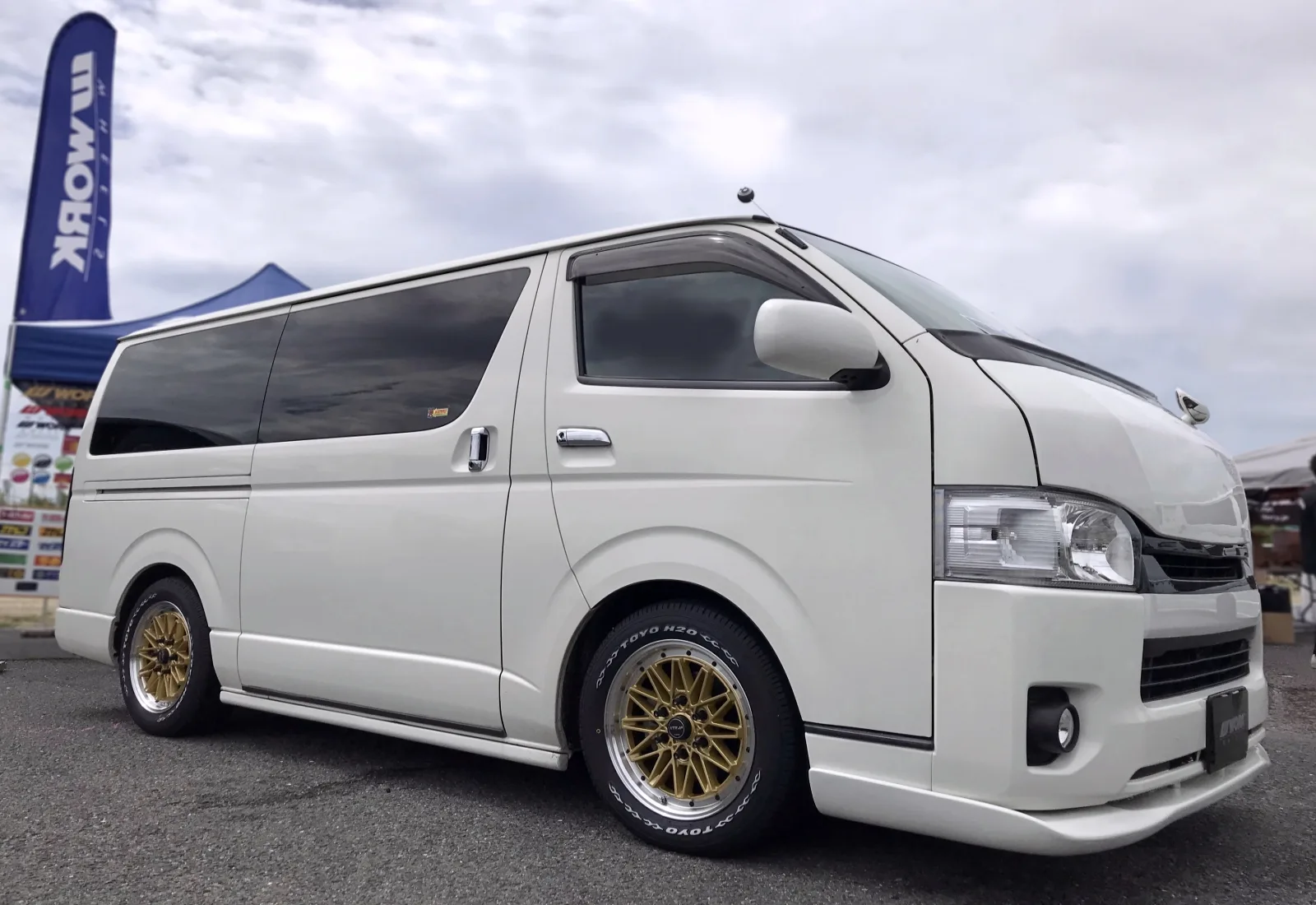 Work Xtrap 03HC on Toyota Hiace H200, photo 2