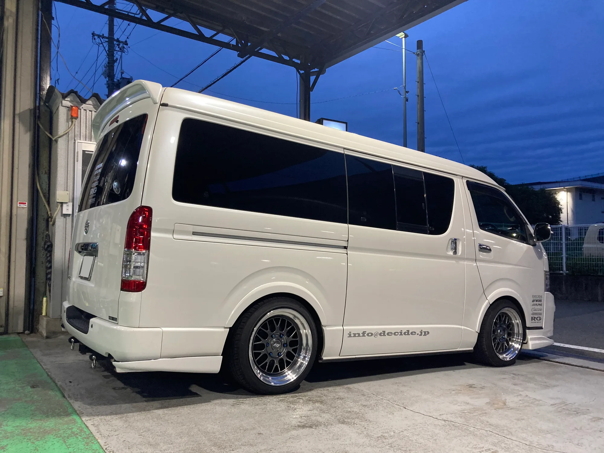 Work Xtrap M1HC on Toyota Hiace H200, photo 4