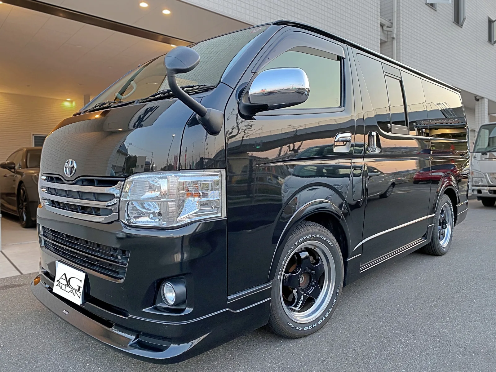 Work Xtrap S1HC on Toyota Hiace H200, photo 2