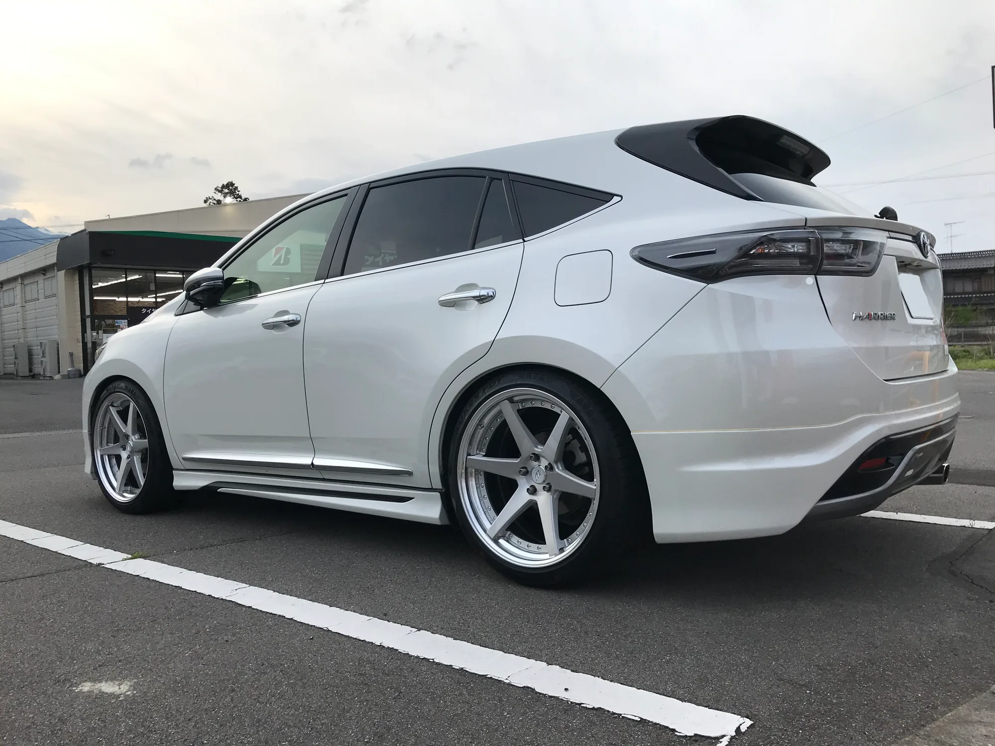 Work Zeast ST1 on Toyota Harrier XU60