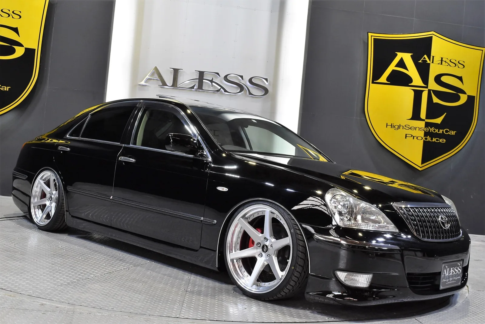 Work Zeast ST1 on Toyota Crown Majesta S180