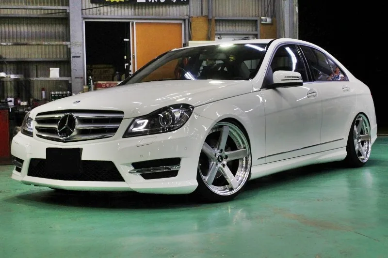 Work Zeast ST2 on Mercedes-Benz C-Class W204.1