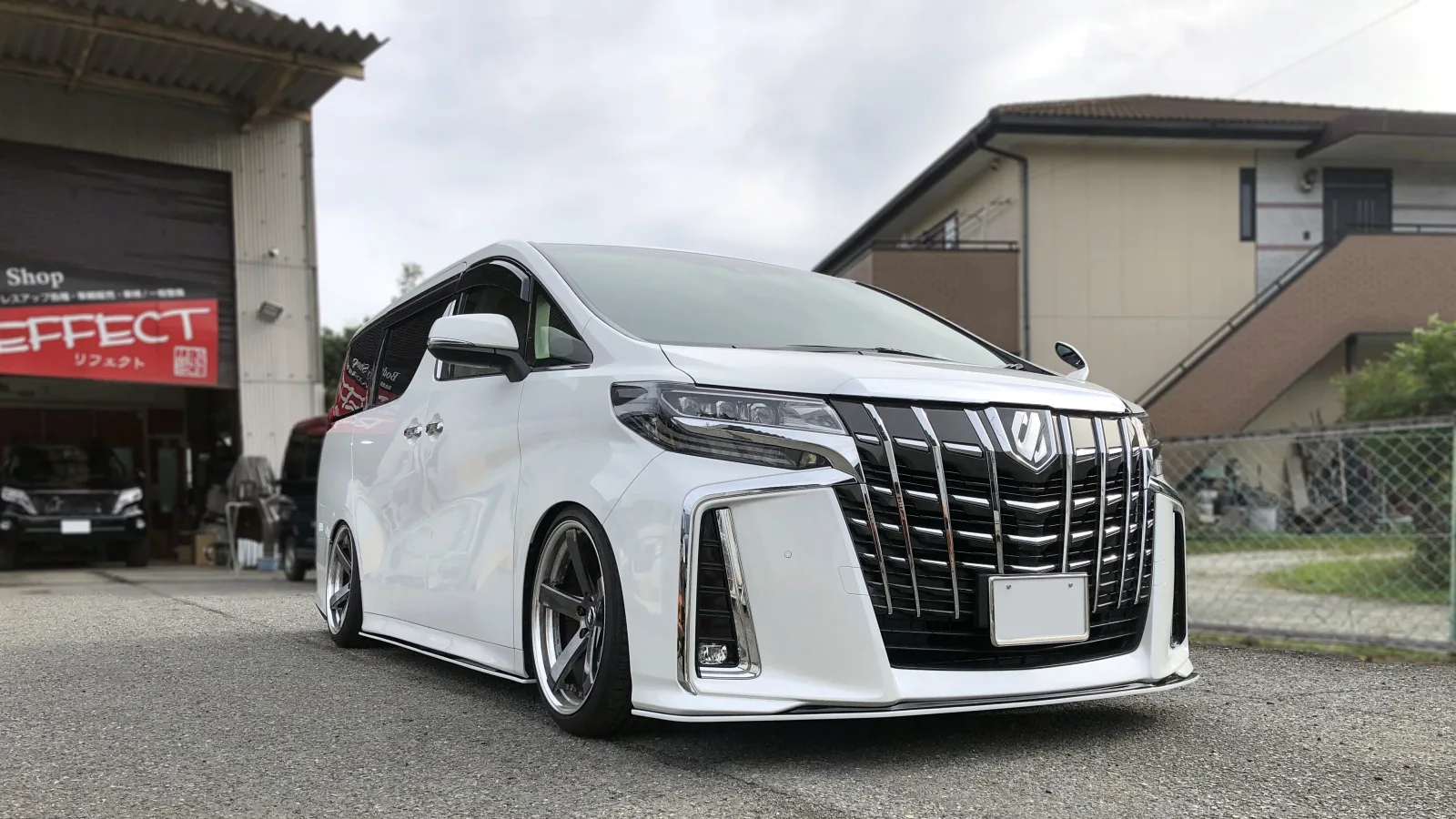 Work Zeast ST2 on Toyota Vellfire AH30