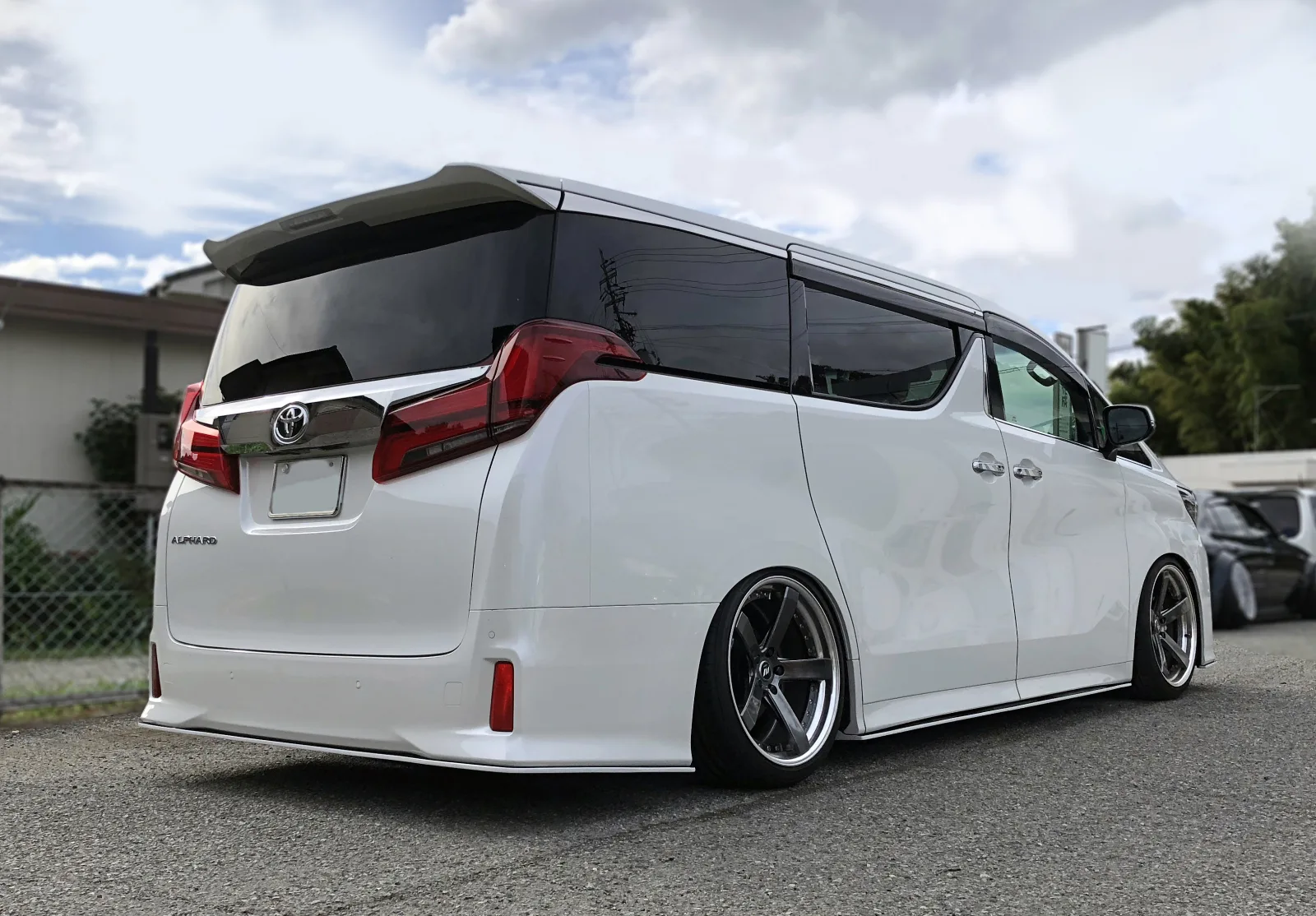 Work Zeast ST2 on Toyota Vellfire AH30, photo 2