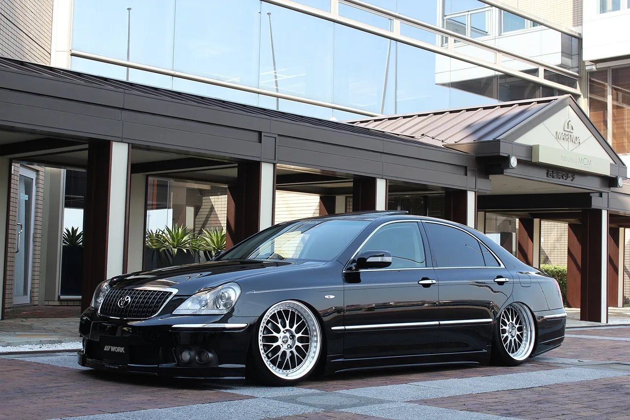 Work Zistance W10M on Toyota Crown Majesta S180, photo 3