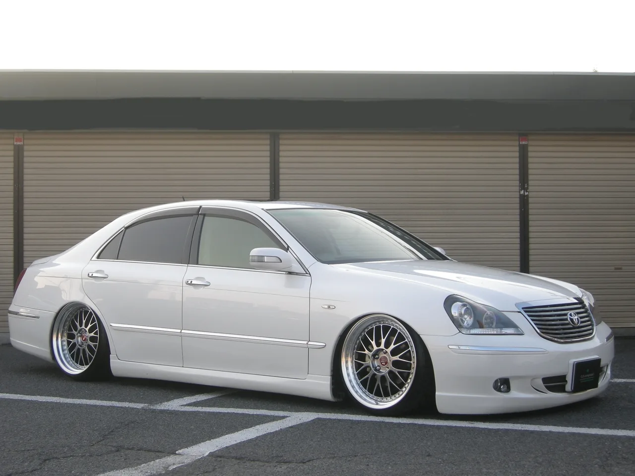 Work Zistance W10M on Toyota Crown Majesta S180, photo 6