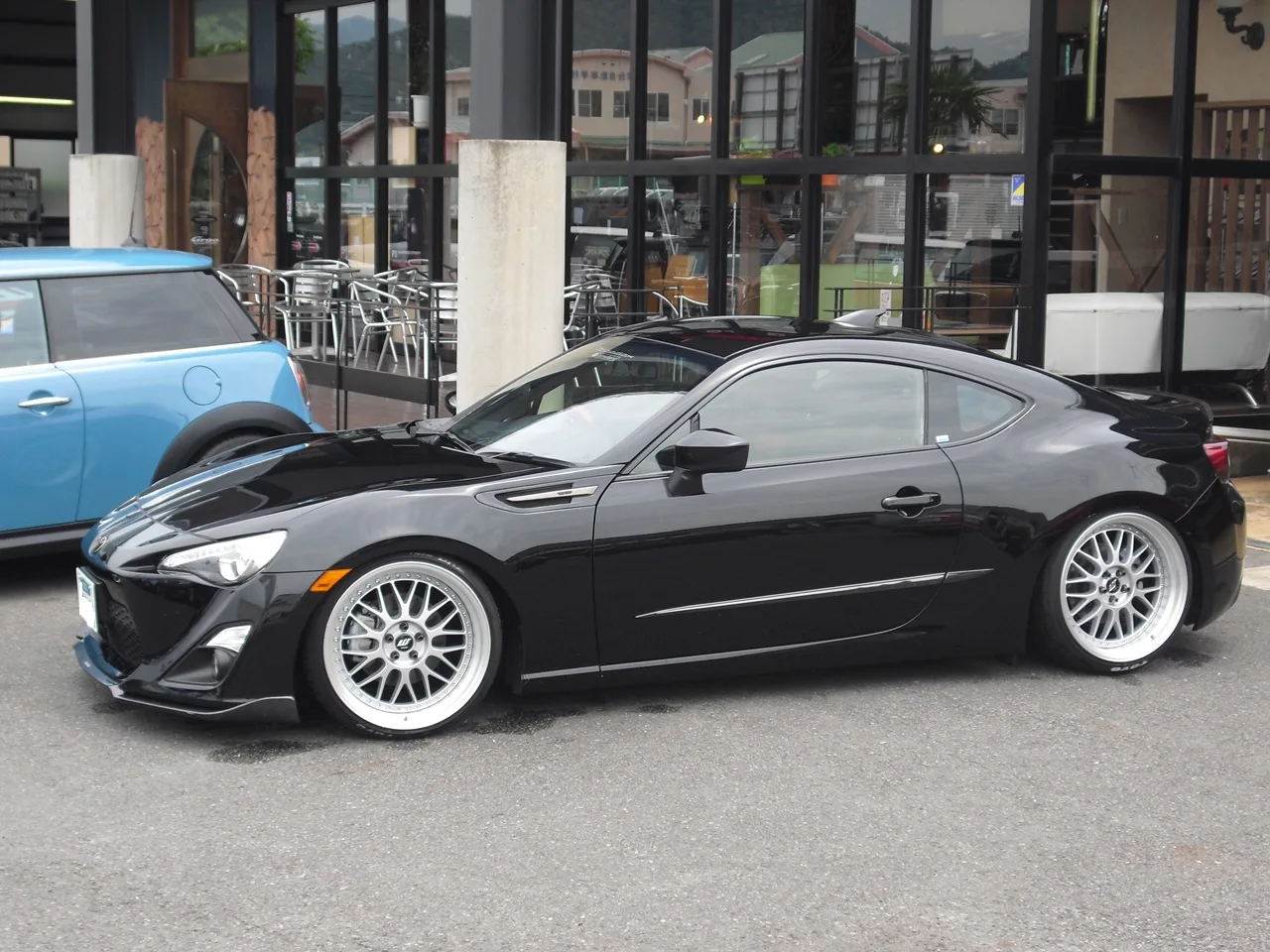 Work Zistance W10M on Toyota 86 ZN6.1