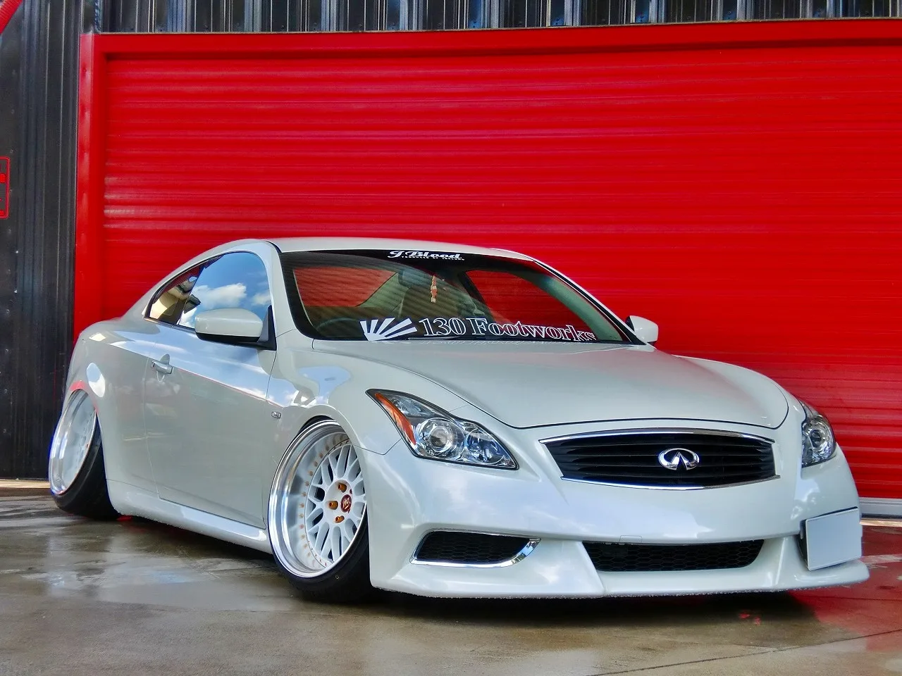 Work Zistance W10M on Nissan Skyline V36