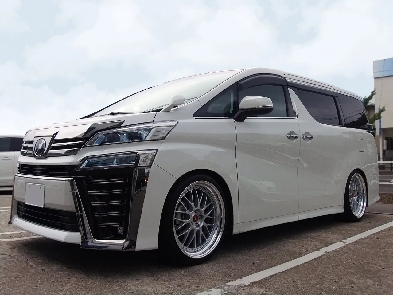 Work Zistance W10M on Toyota Vellfire AH20, photo 6