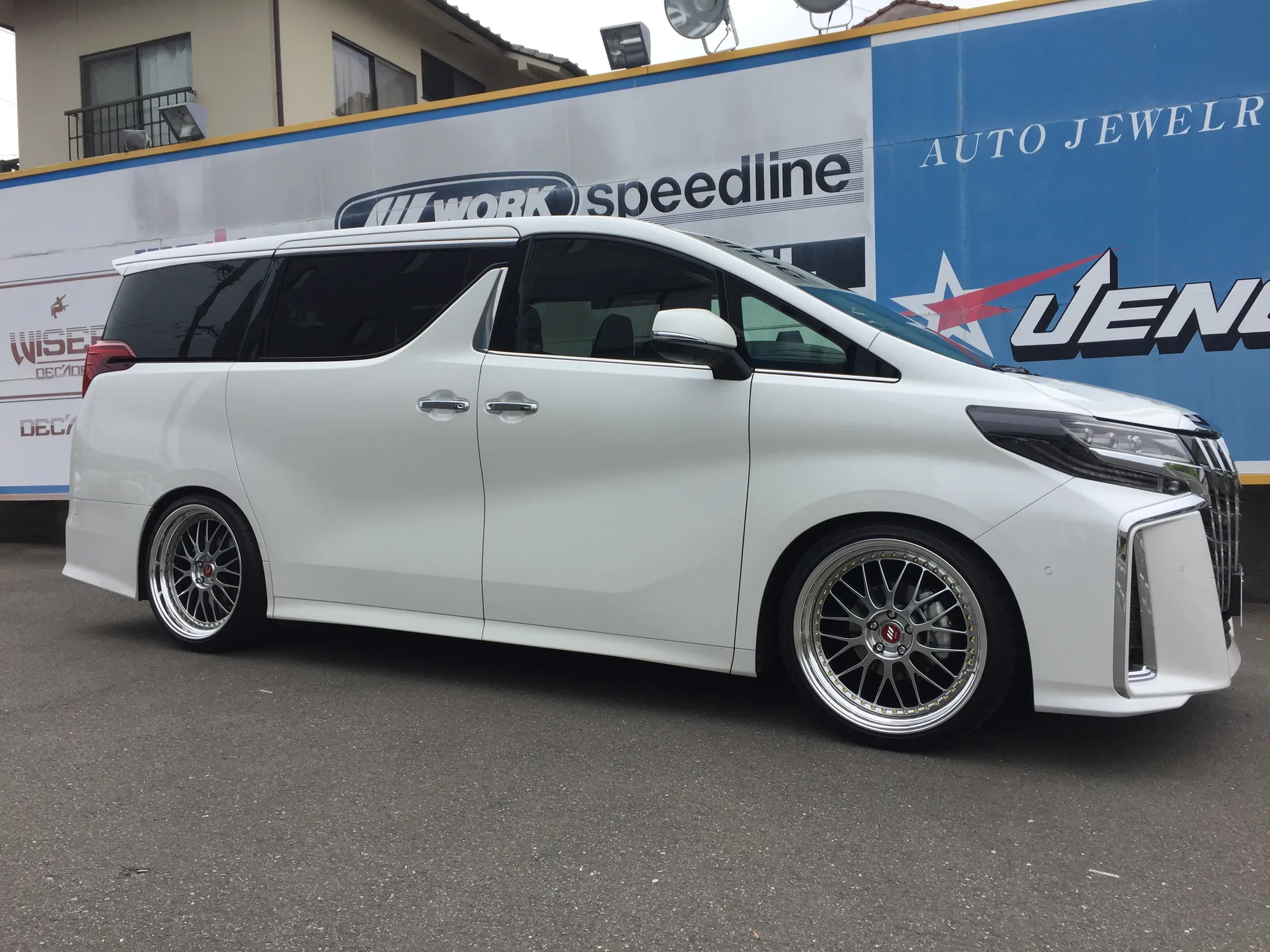 Work Zistance W10M on Toyota Vellfire AH20, photo 11