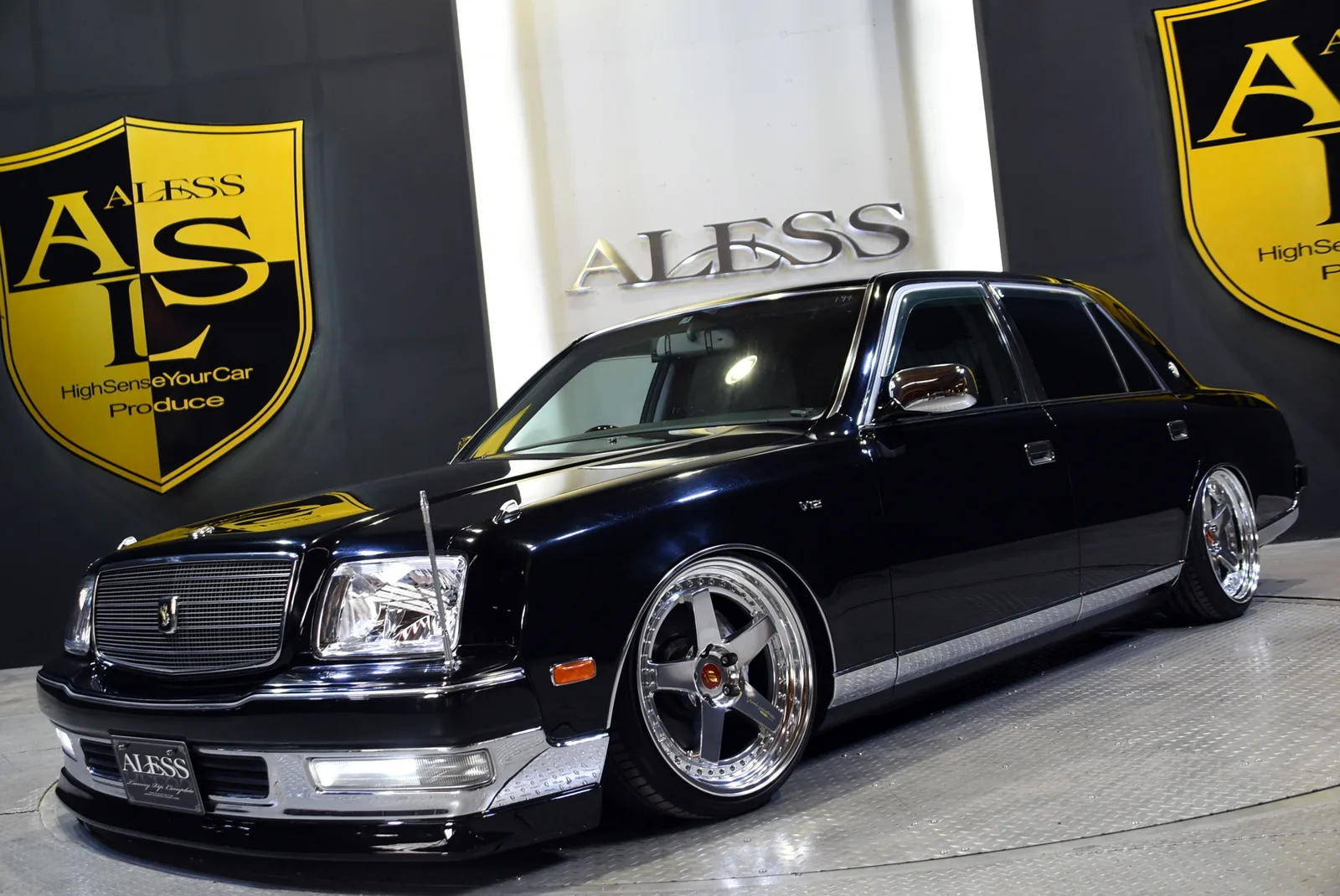 Work Zistance W5S on Toyota Century GZG50, photo 2