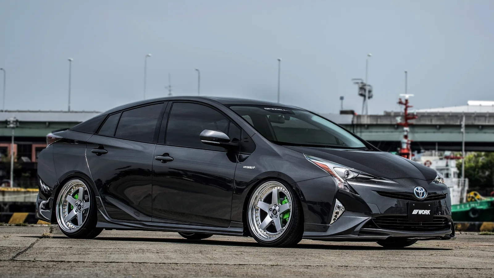 Work Zistance W5S on Toyota Prius XW50