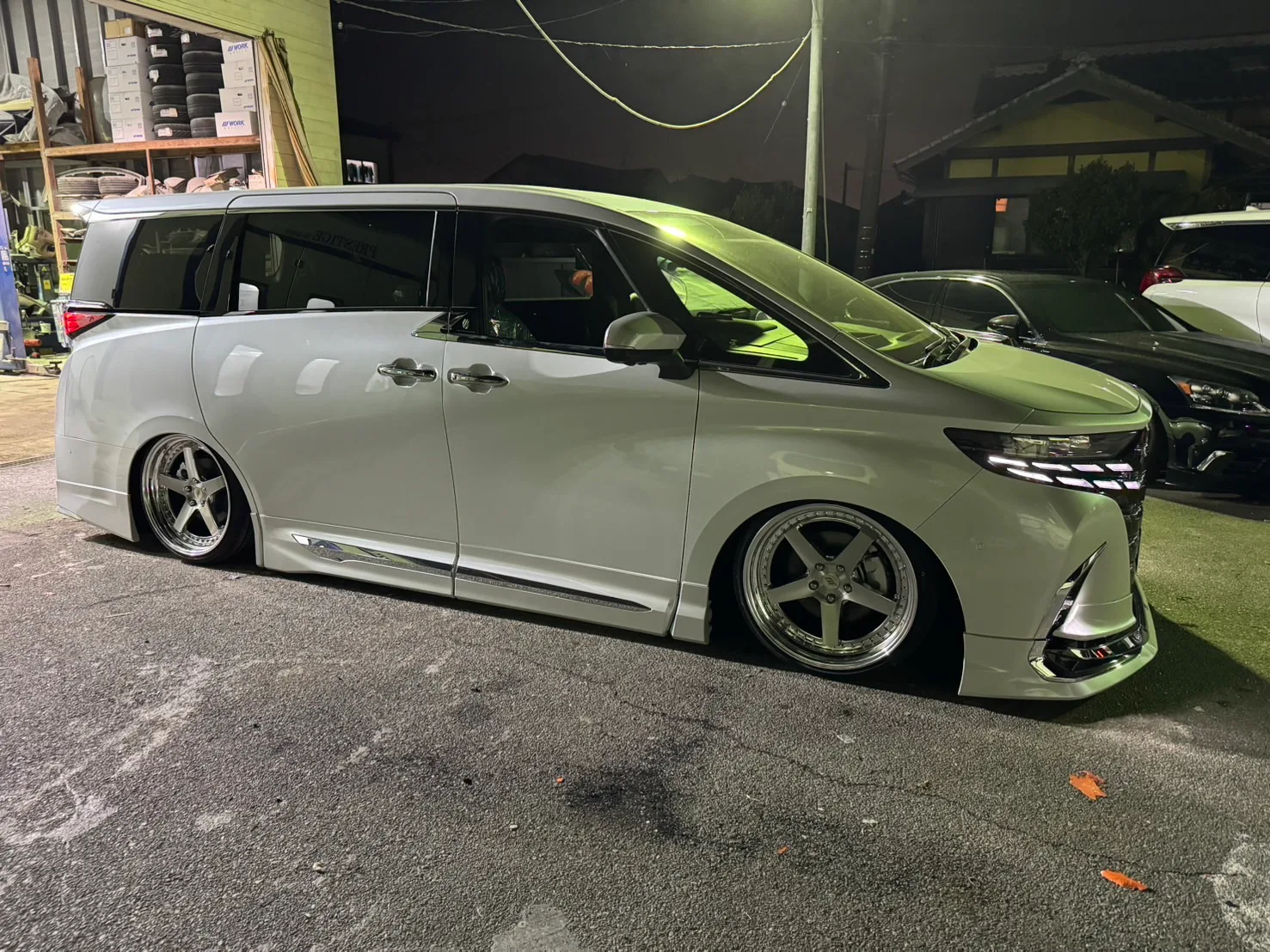 Work Zistance W5S on Toyota Vellfire AH20, photo 2