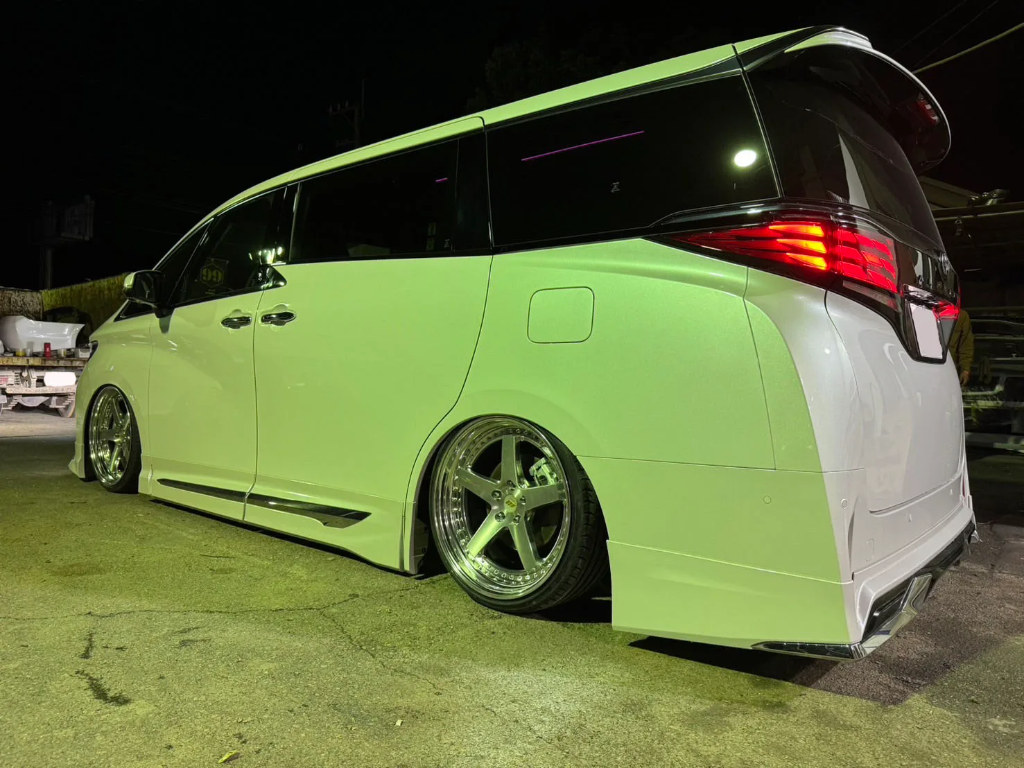 Work Zistance W5S on Toyota Vellfire AH20, photo 3