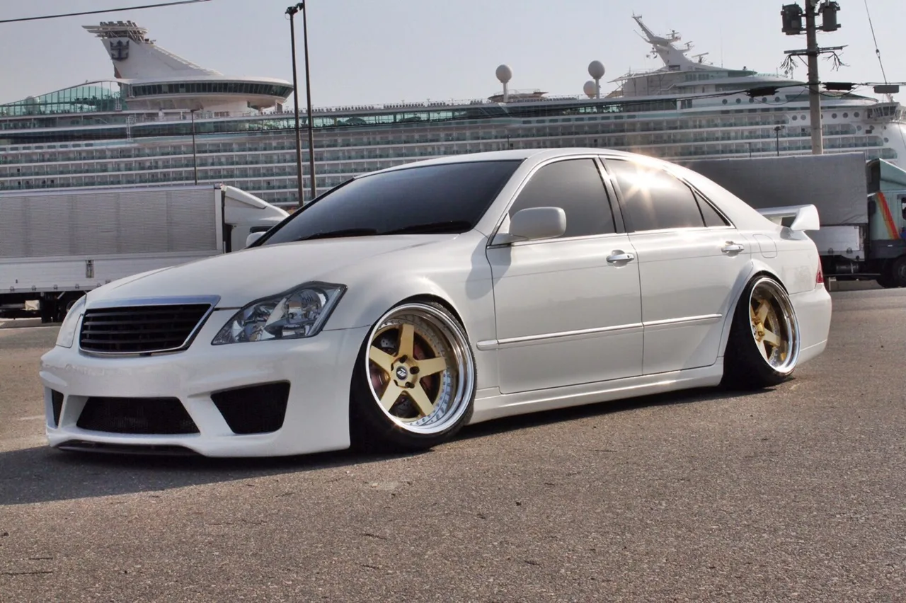 Work Zistance W5S on Toyota Crown S200