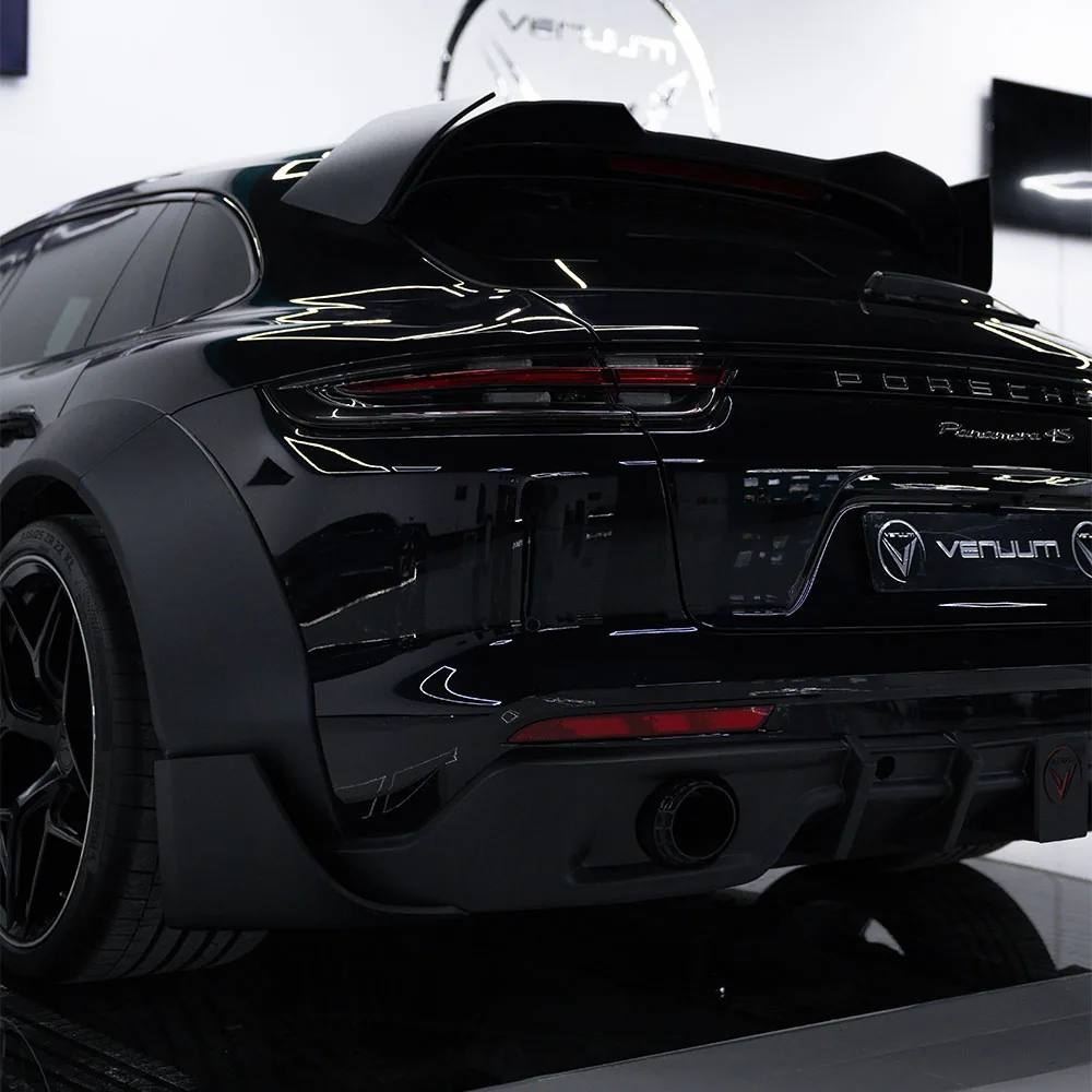 Venuum Black Porsche Panamera