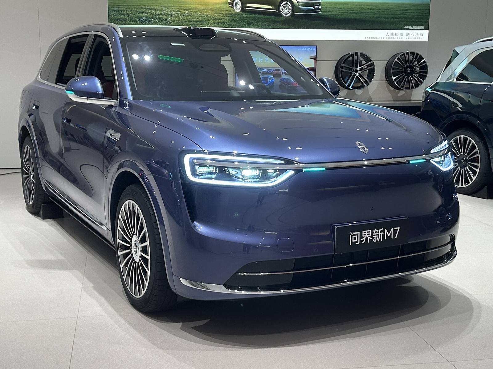 M7 EREV RWD