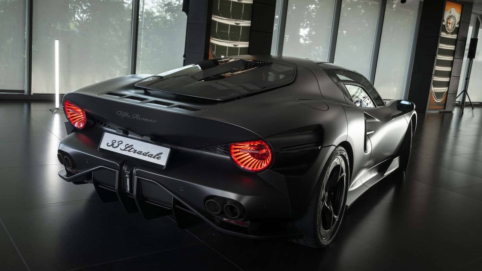 33 Stradale Perla Nera (one-off)
