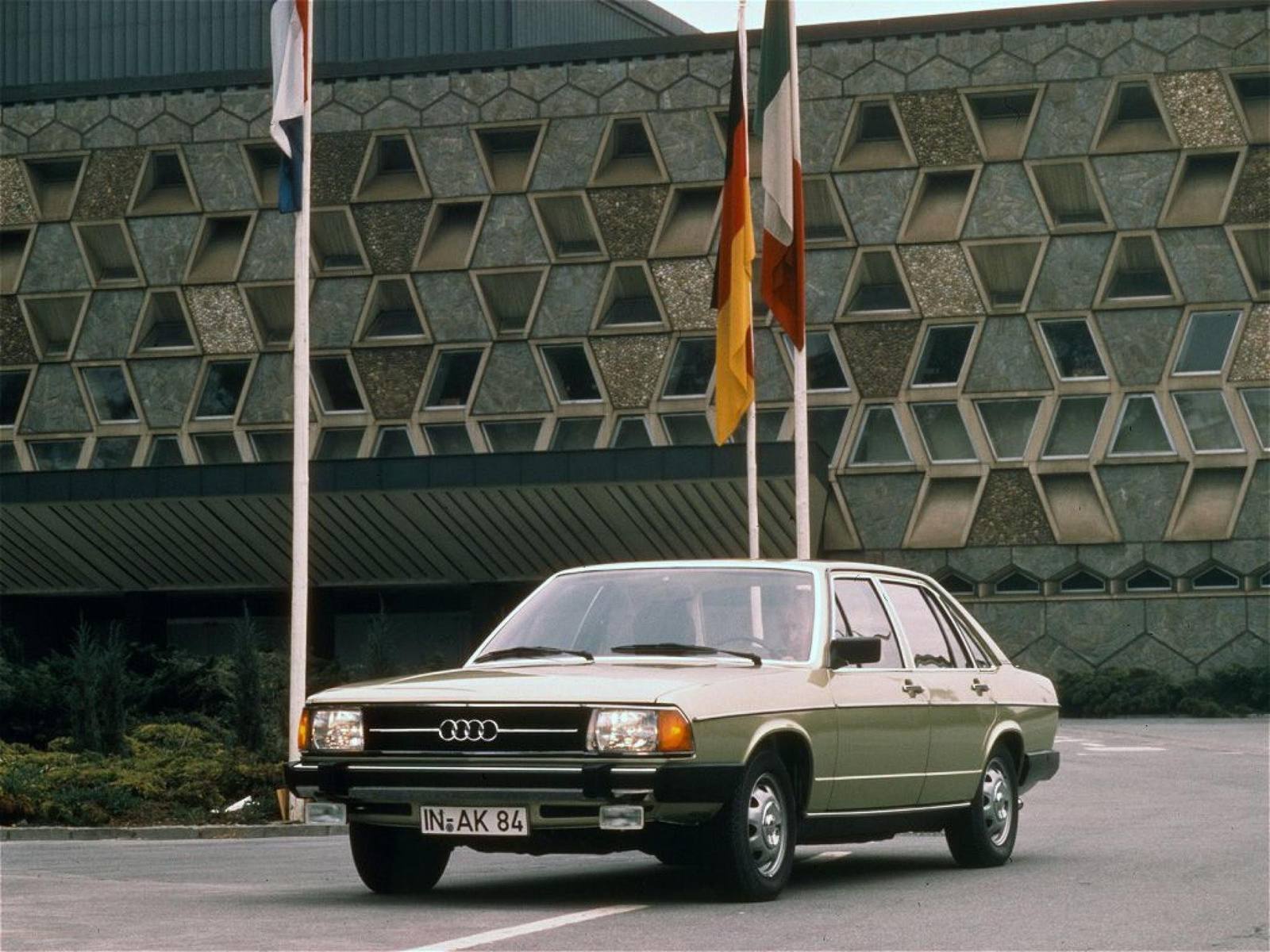 100 5D Turbo (US)