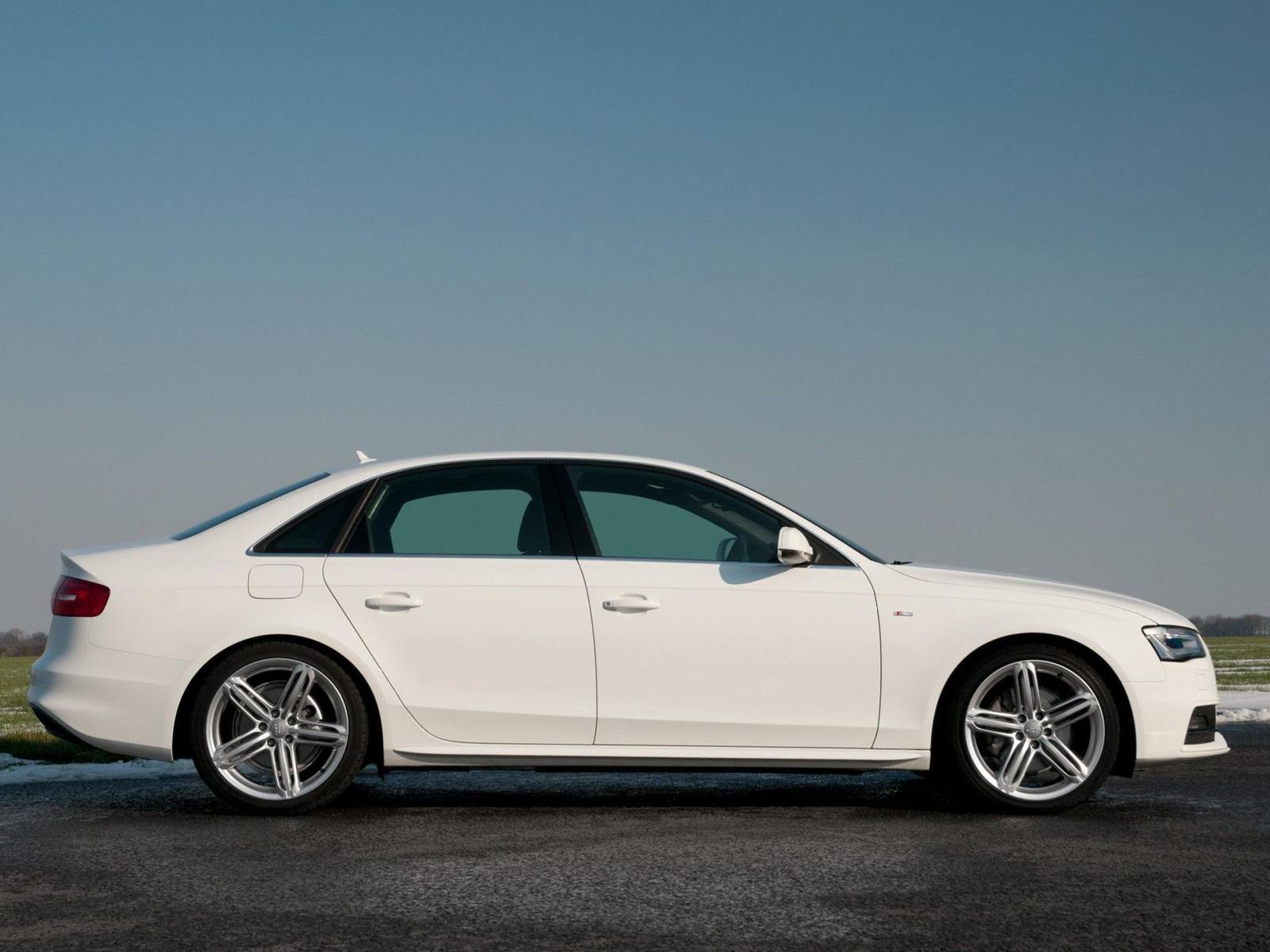 A4 2.0 TFSI S-line plus Sedan