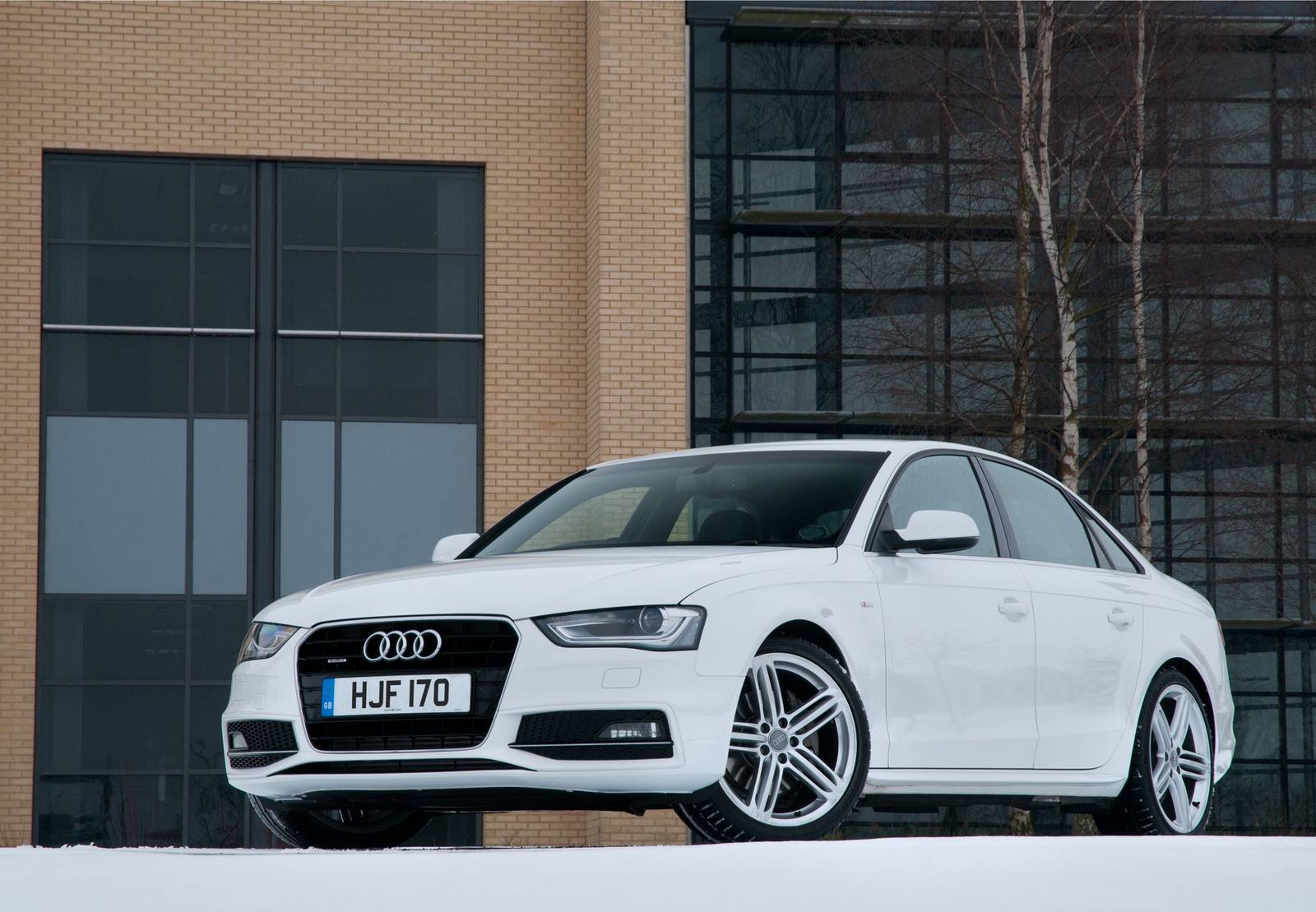 A4 2.0 TFSI S-line plus Sedan