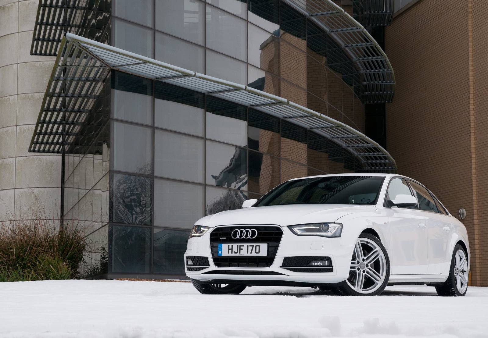 A4 2.0 TFSI S-line plus Sedan