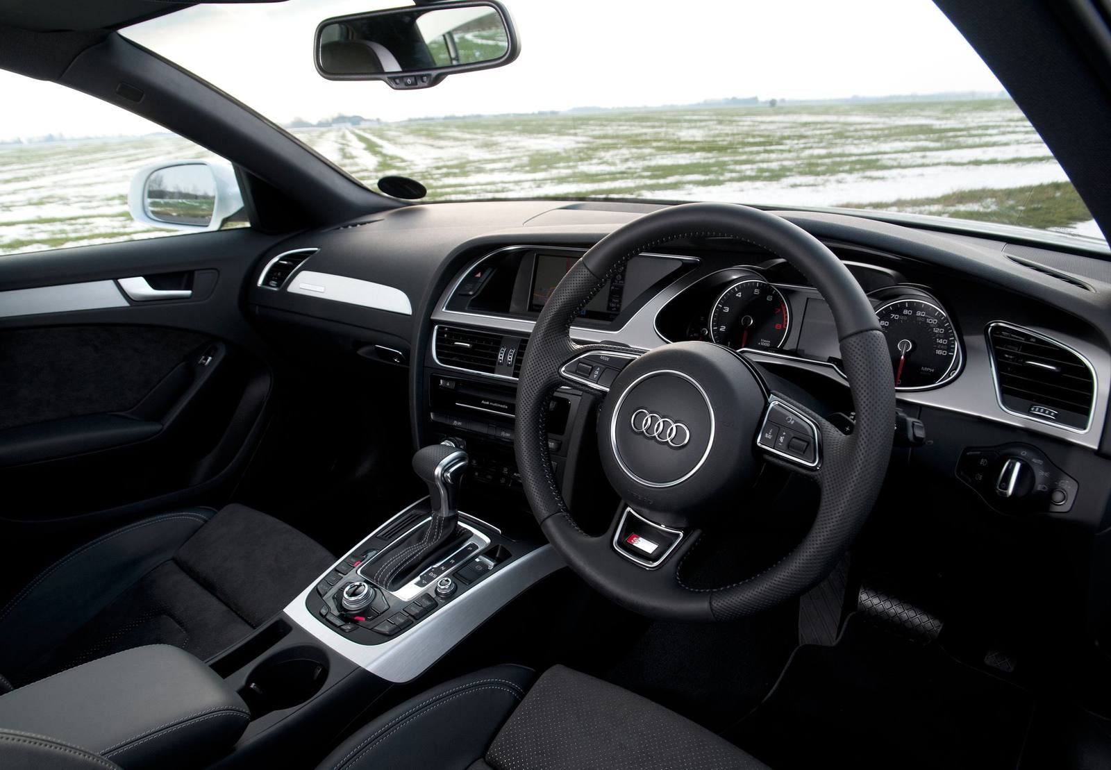 A4 2.0 TFSI S-line plus Sedan