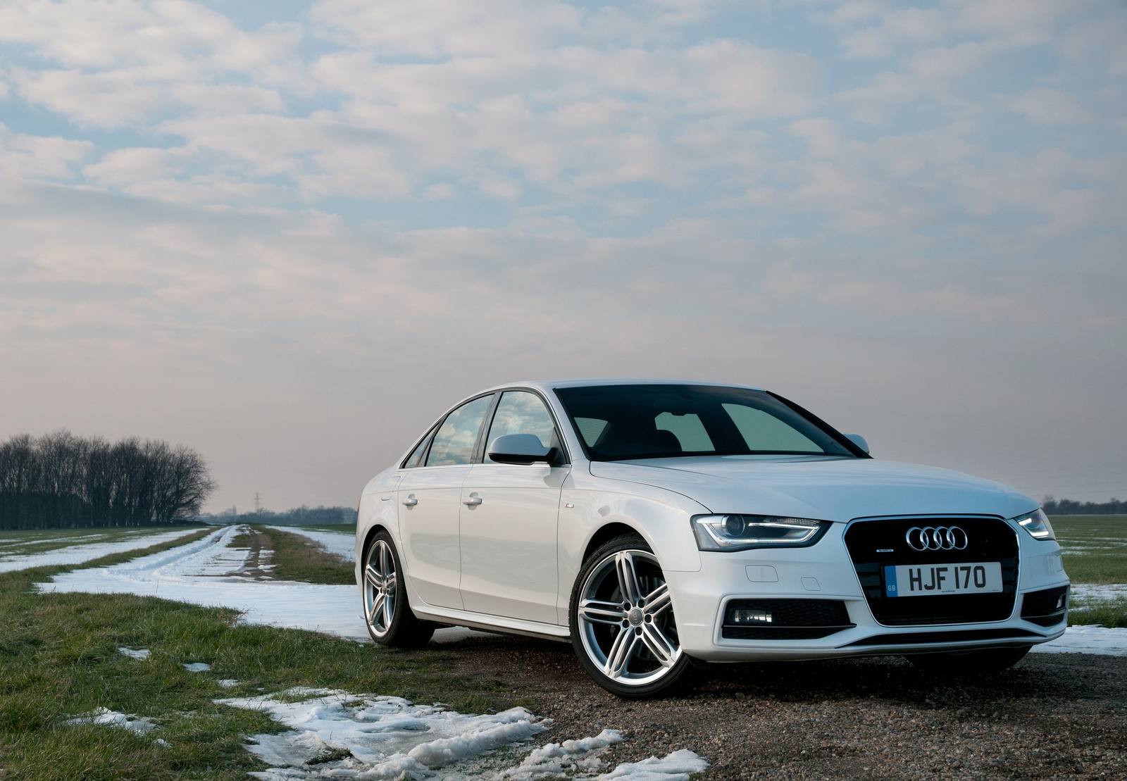 A4 2.0 TFSI S-line plus Sedan