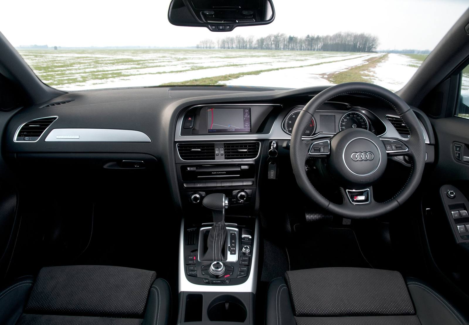 A4 2.0 TFSI S-line plus Sedan