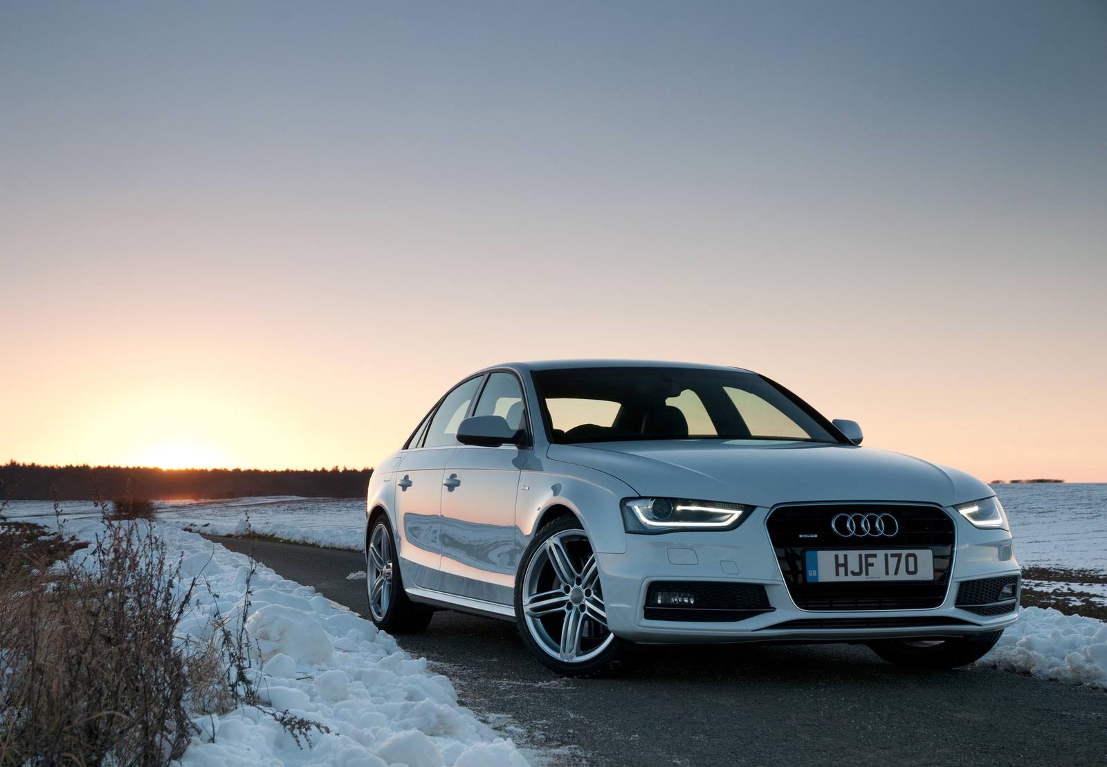 A4 2.0 TFSI S-line plus Sedan