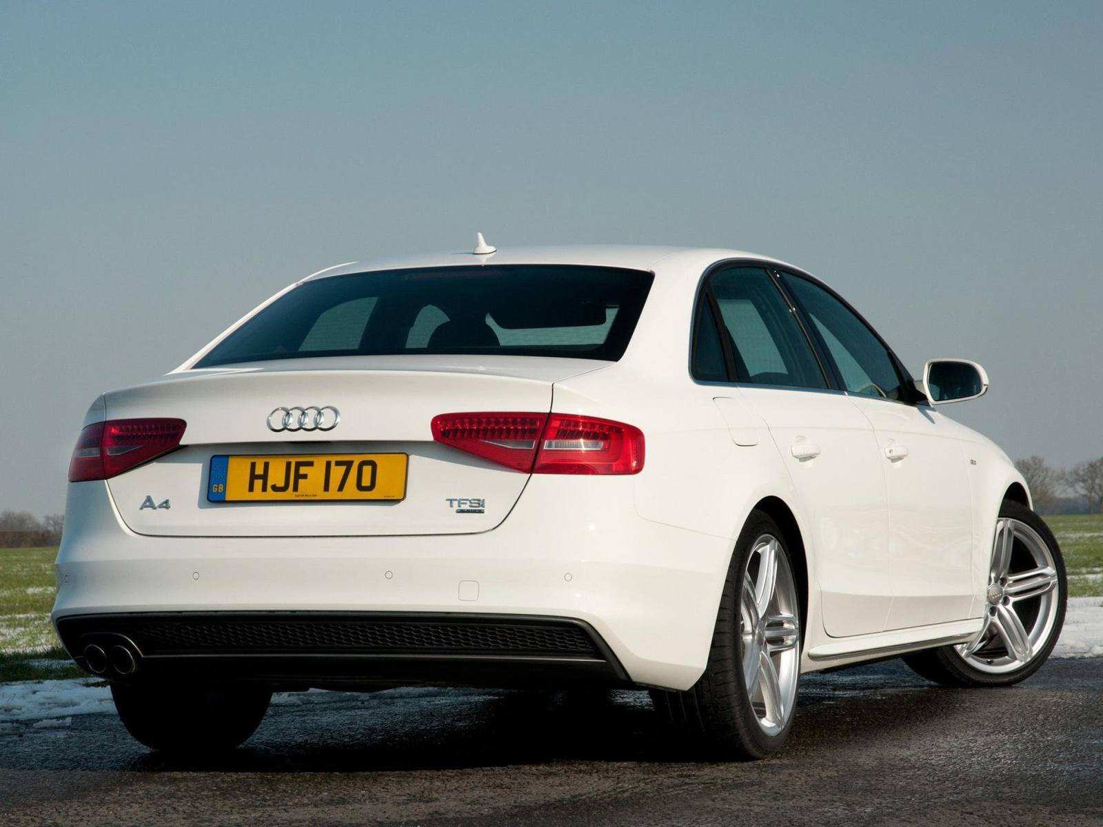 A4 2.0 TFSI S-line plus Sedan