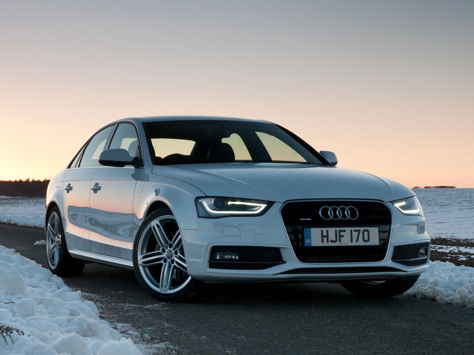 A4 2.0 TFSI S-line plus Sedan