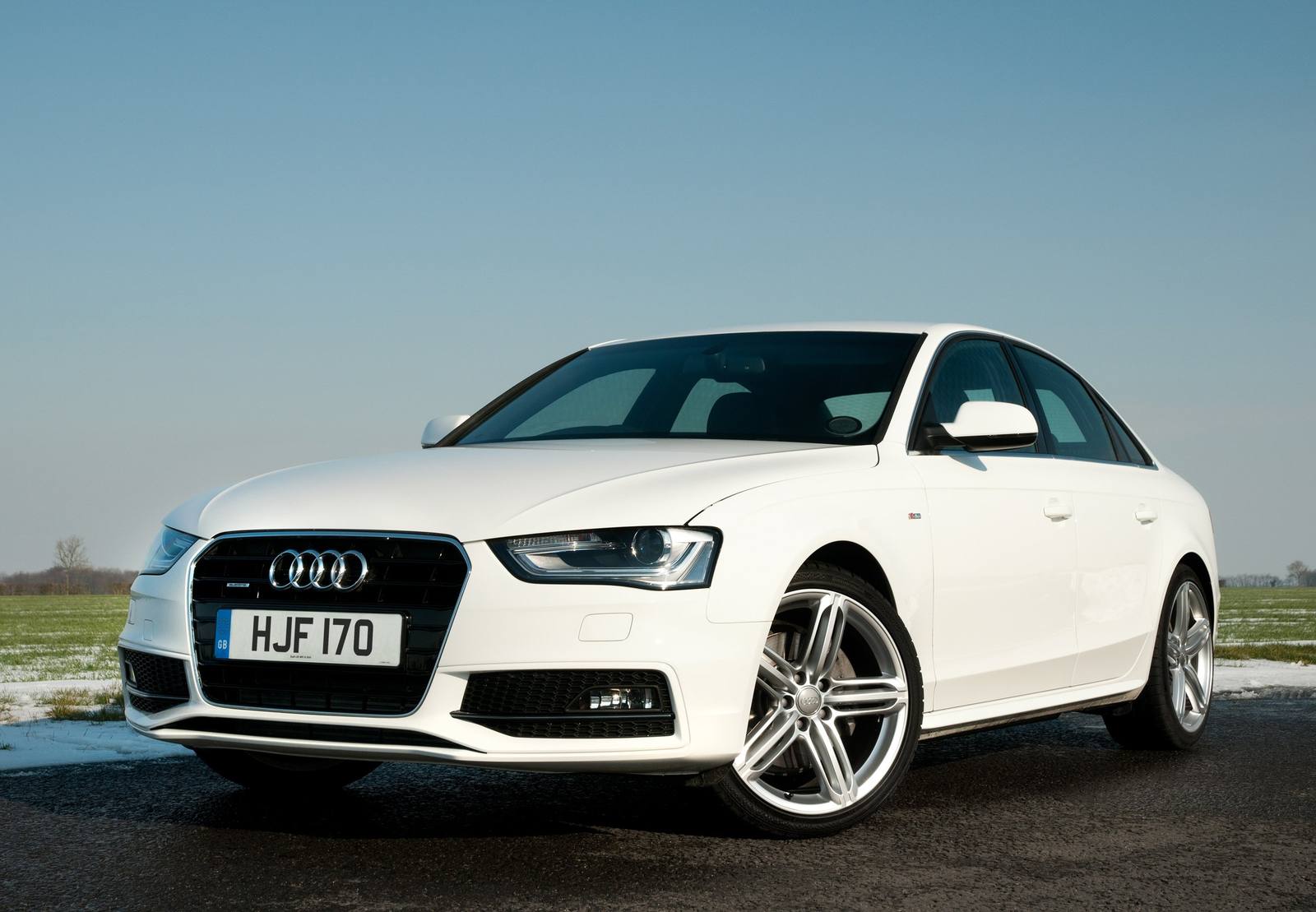 A4 2.0 TFSI S-line plus Sedan