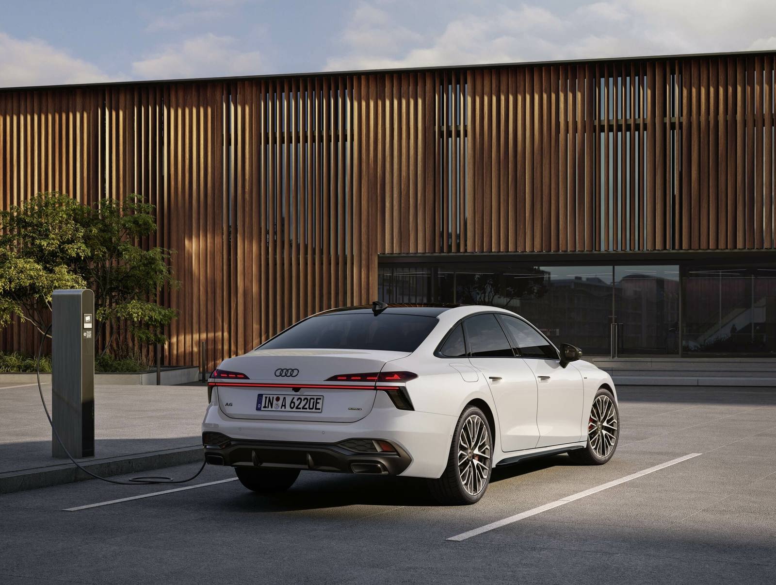 A6 Sedan e-hybrid quattro (270 kW)