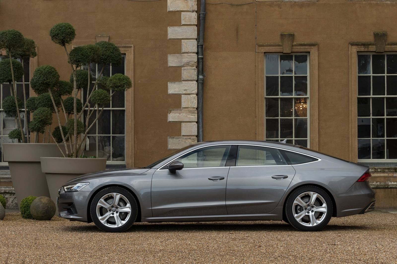 A7 Sportback 55 TFSI quattro 1st edition (Japan)