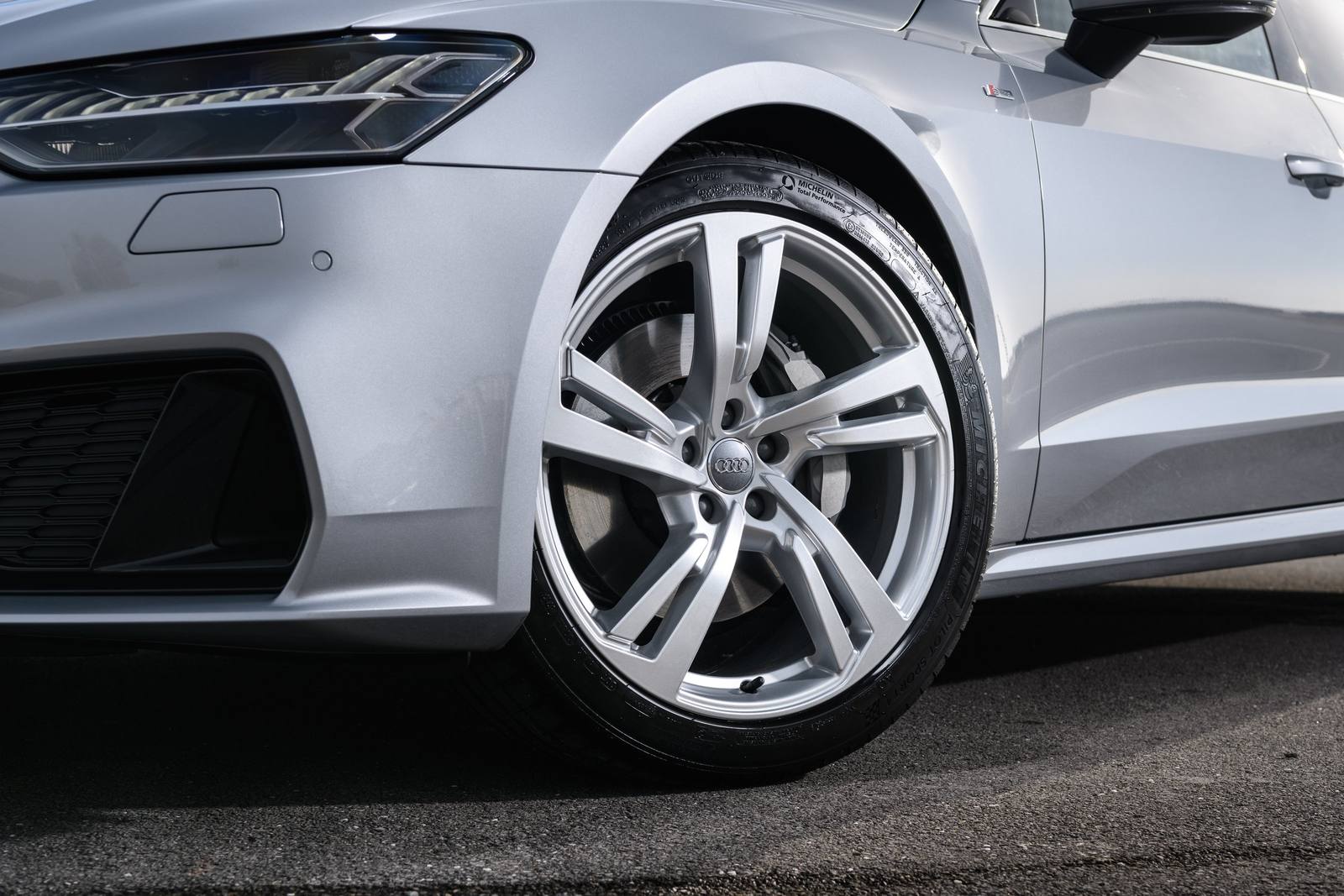 A7 Sportback 55 TFSI quattro 1st edition (Japan)