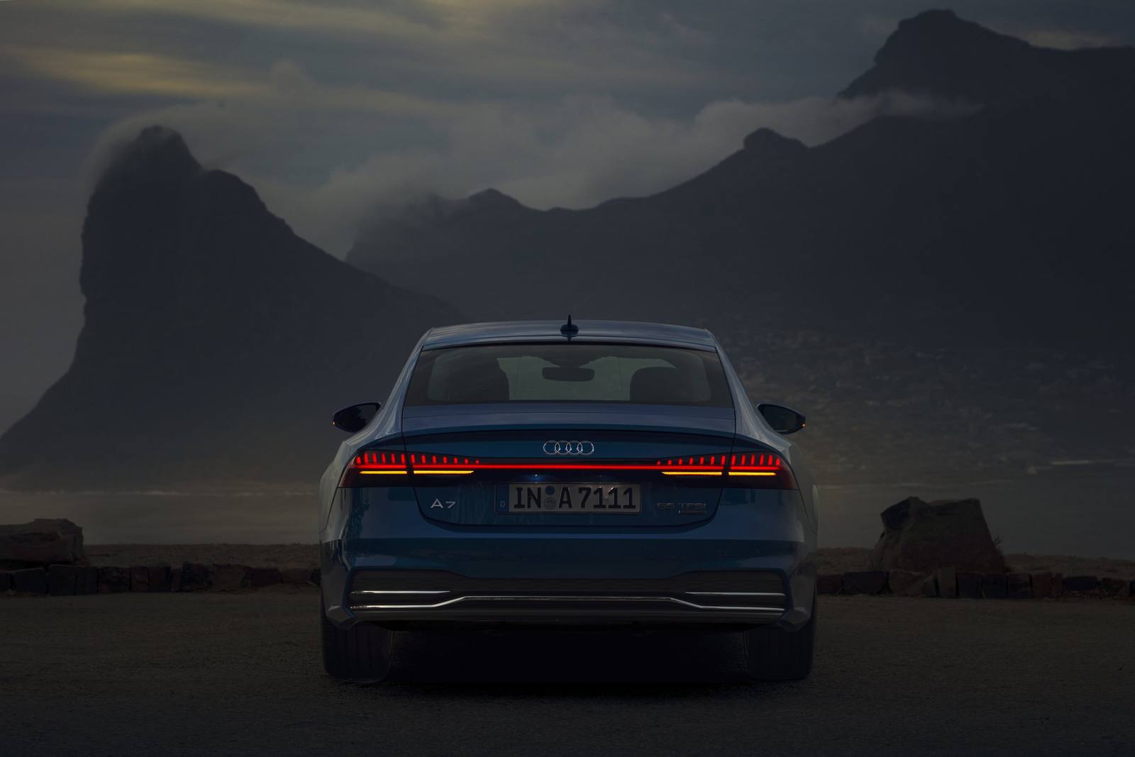 A7 Sportback 55 TFSI quattro S line 1st edition (Japan)