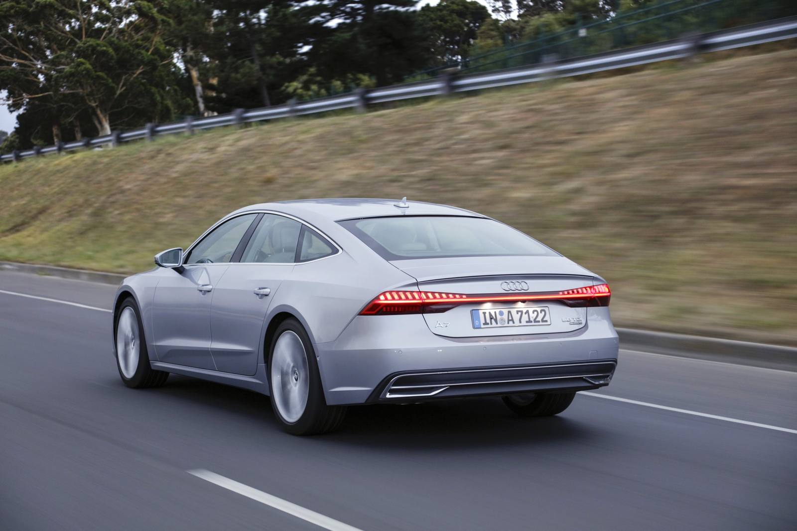 A7 Sportback 55 TFSI quattro S line 1st edition (Japan)
