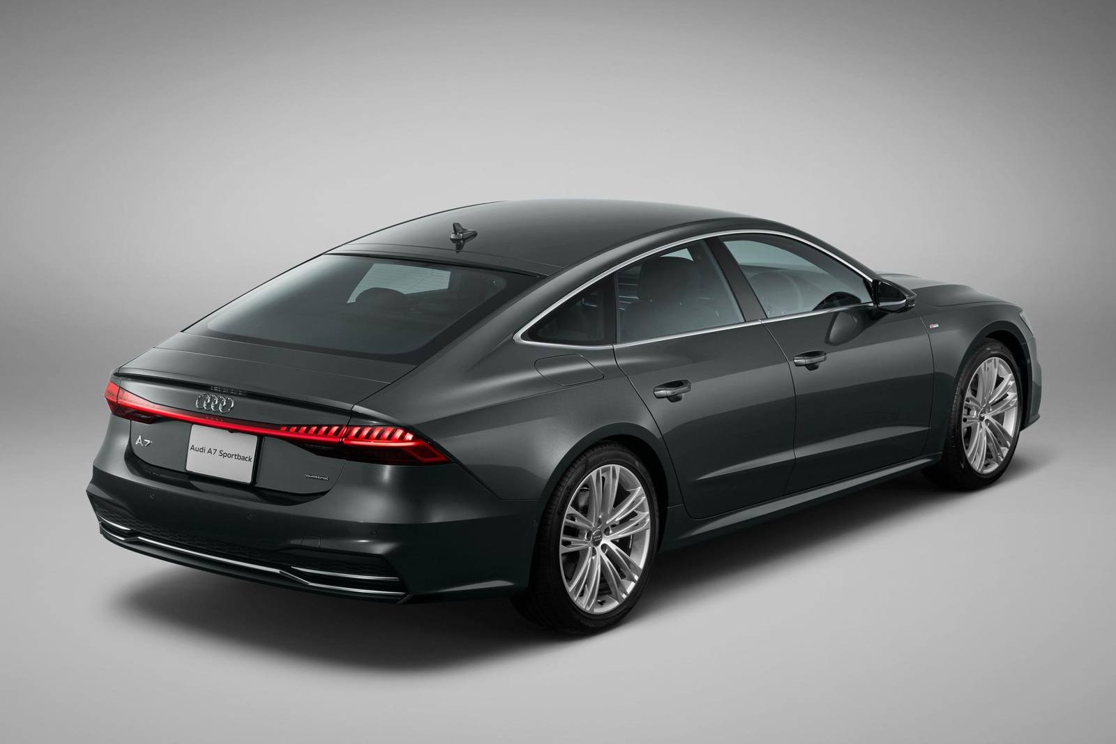 A7 Sportback 55 TFSI quattro S line 1st edition (Japan)