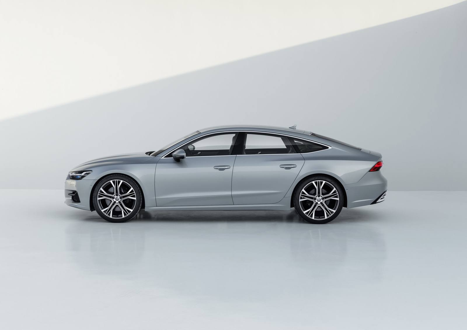 A7 Sportback 55 TFSI quattro S line 1st edition (Japan)