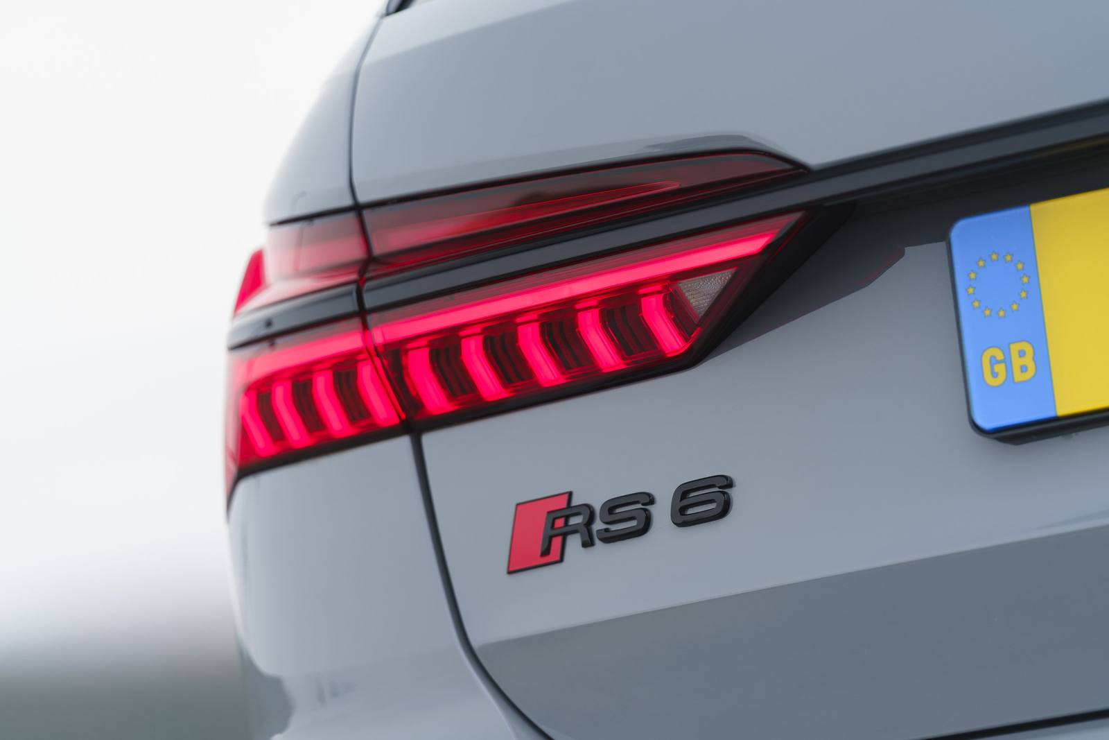 RS6 Avant 25 Years of RS package (EU)