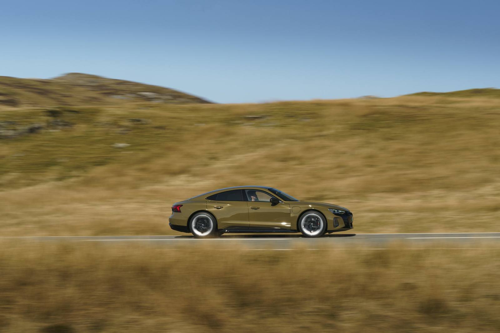 RS e-tron GT ice race edition