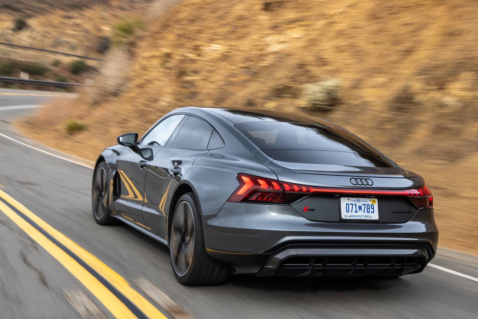 RS e-tron GT ice race edition