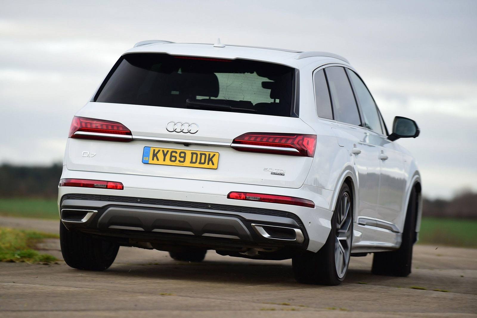 Q7 Black Style PLUS