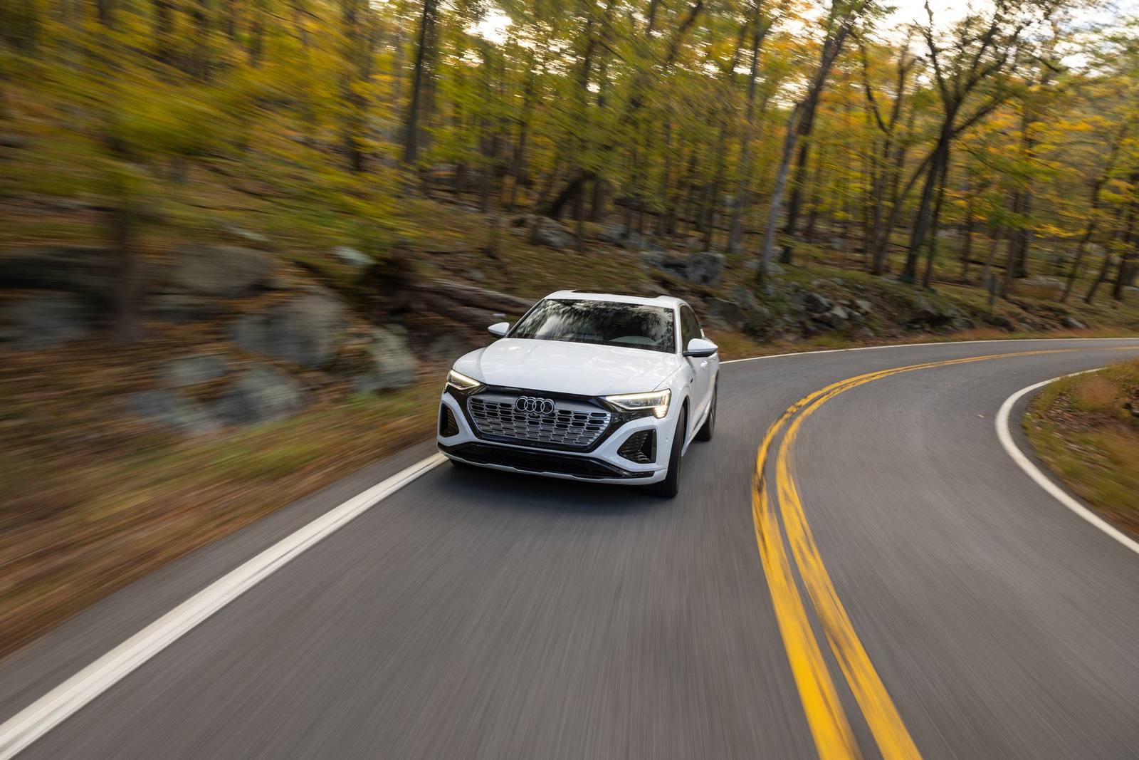 Q8 Sportback e-tron edition S line