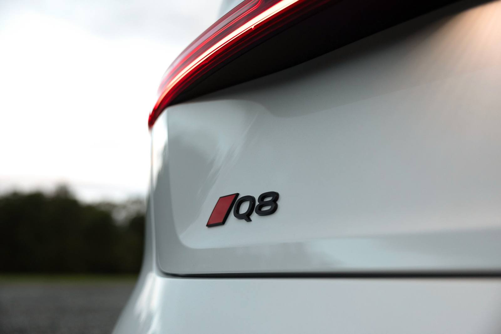 Q8 Sportback e-tron edition S line