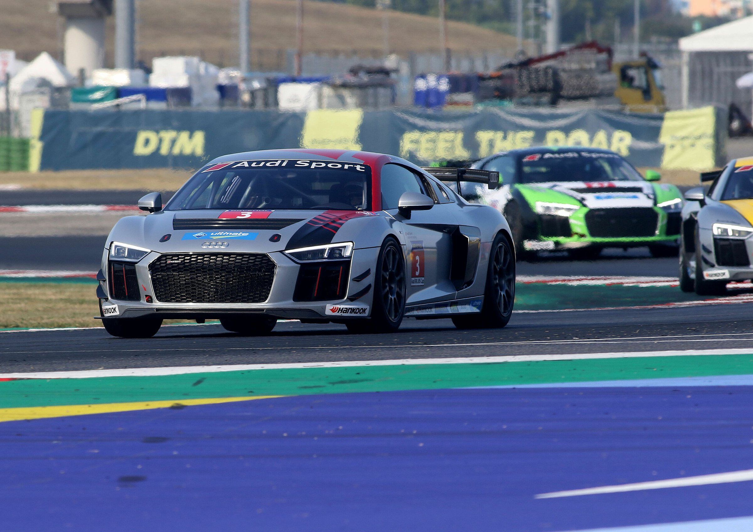 R8 LMS GT4