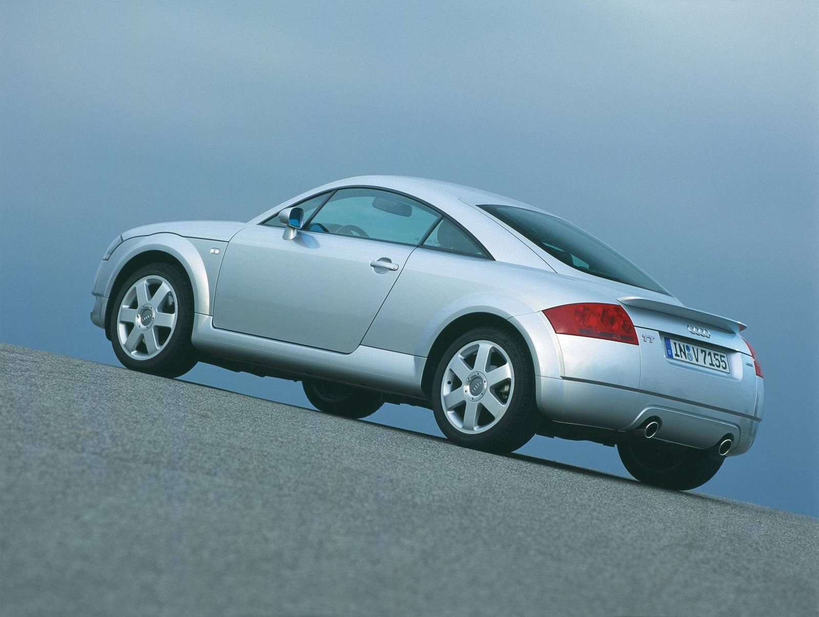 TT Coupe 1.8 T quattro DTM Edition